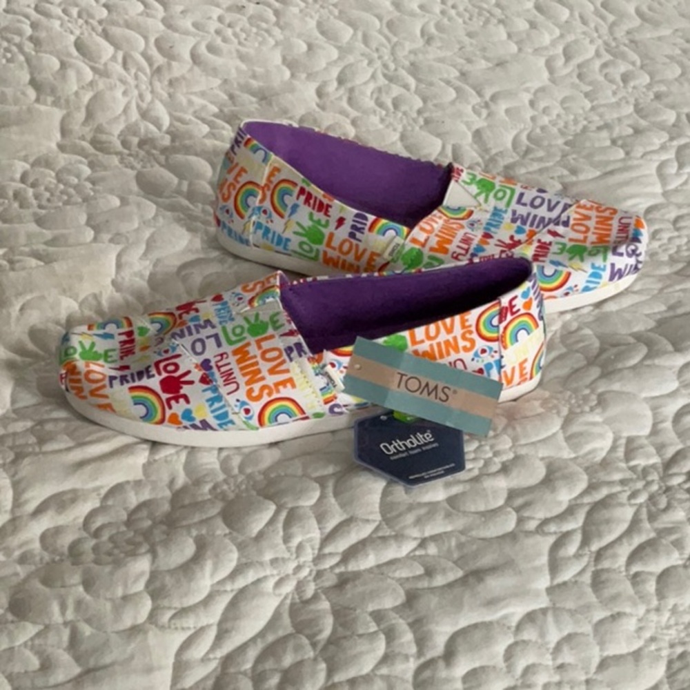 Toms Alpargata multi unity love wins pride rainbow LGBTQ+ size 8 NWT